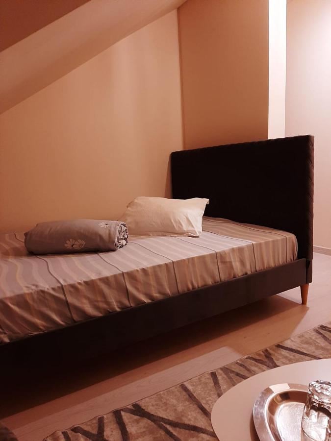 Отель Pension Mellis Cluj Napoca Экстерьер фото