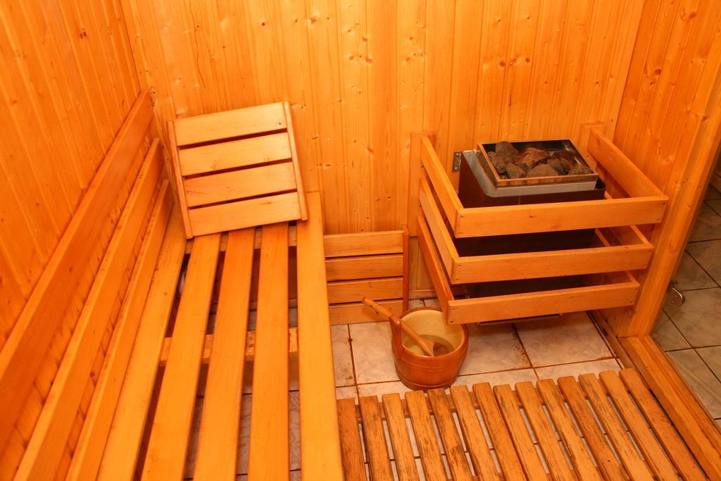 Отель Pension Mellis Cluj Napoca Экстерьер фото