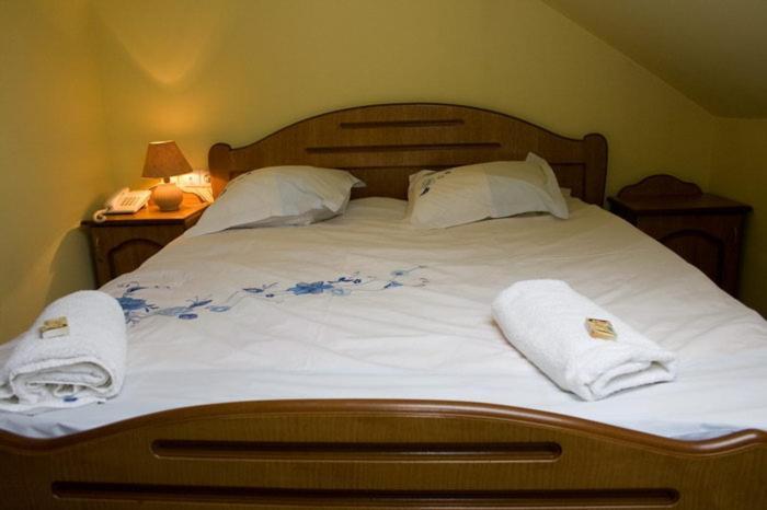 Отель Pension Mellis Cluj Napoca Экстерьер фото