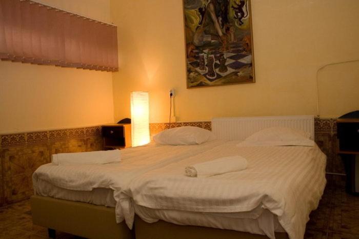 Отель Pension Mellis Cluj Napoca Номер фото